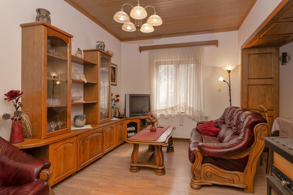 Holiday Home Leonida เยลซา ภายนอก รูปภาพ